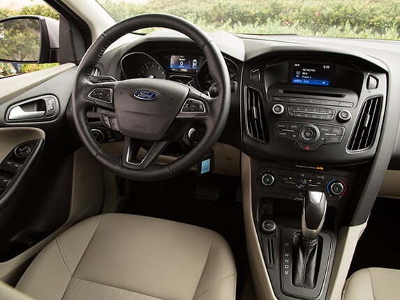 2015-ford-focus-compact-car-comparison-16-600-001