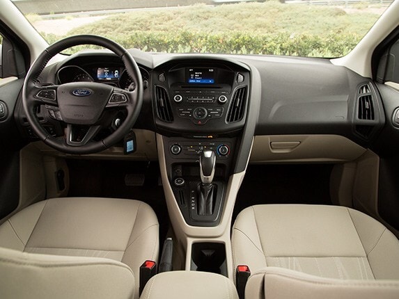 2015-ford-focus-compact-car-comparison-18-600-001