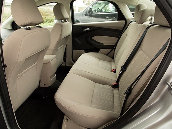 2015-ford-focus-compact-car-comparison-19-600-001