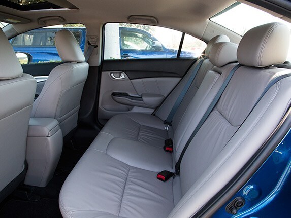 2015-honda-civic-compact-car-comparison-07-600-001