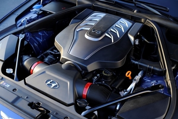 2015-hyundai-genesis-sedan-17-600-001