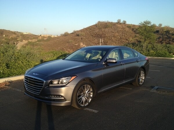 2015-hyundai-genesis-sedan-5-600-001