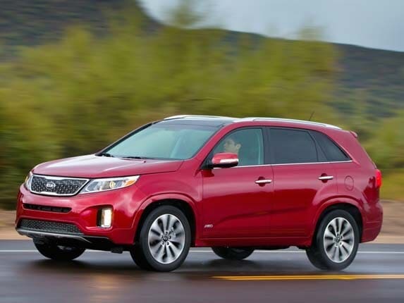 2015-kia-sorento-front-side-action1-600-001