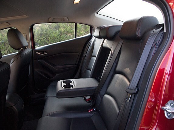 2015-mazda-mazda3-compact-car-comparison-06-600-001