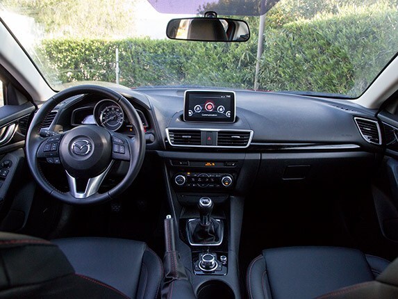 2015-mazda-mazda3-compact-car-comparison-12-600-001