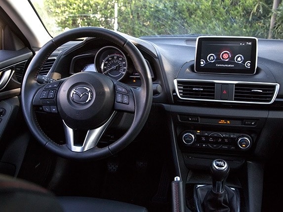2015-mazda-mazda3-compact-car-comparison-13-600-001