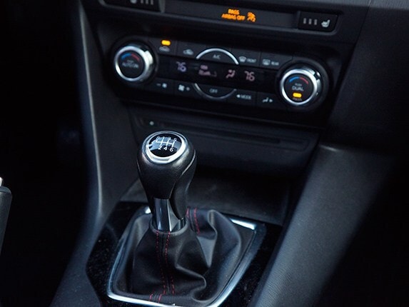 2015-mazda-mazda3-compact-car-comparison-14-600-001