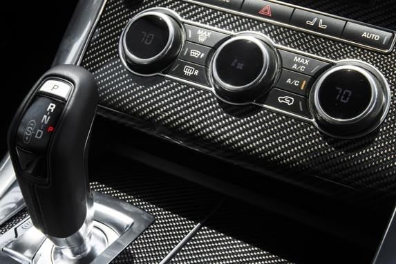 2015-range-rover-sport-svr-9-600-001