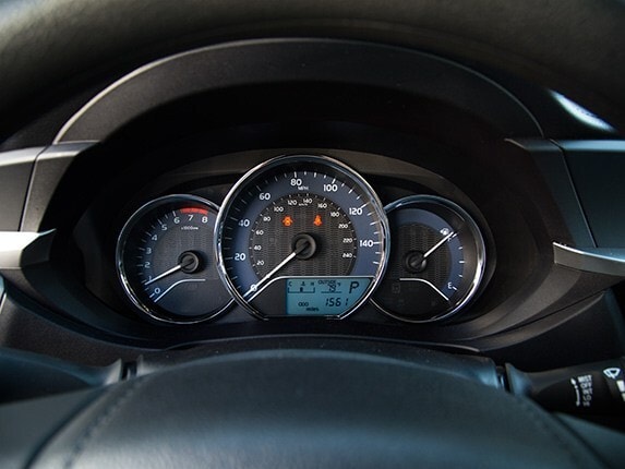 2015-toyota-corolla-compact-car-comparison-05-600-001