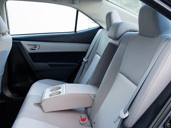 2015-toyota-corolla-compact-car-comparison-13-600-001
