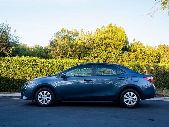 2015-toyota-corolla-compact-car-comparison-23-600-001