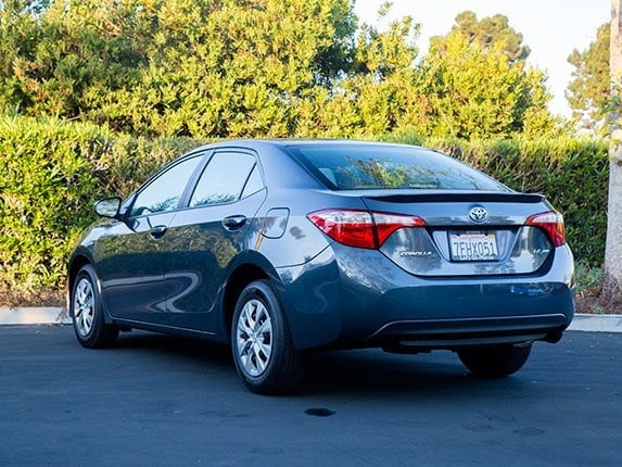 2015-toyota-corolla-compact-car-comparison-24-600-001