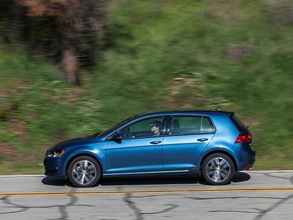 2015-volkswagen-golf-tsi-action-04-600-001