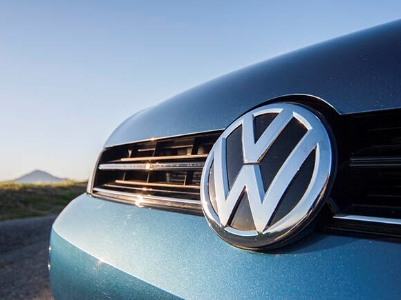 2015-volkswagen-golf-tsi-exterior-detail-01-600-001