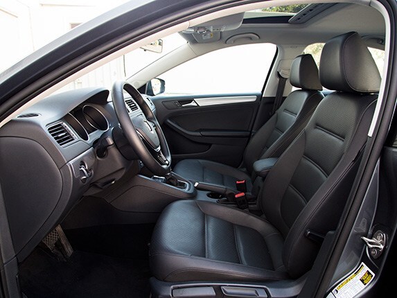 2015-volkswagen-jetta-compact-car-comparison-03-600-001
