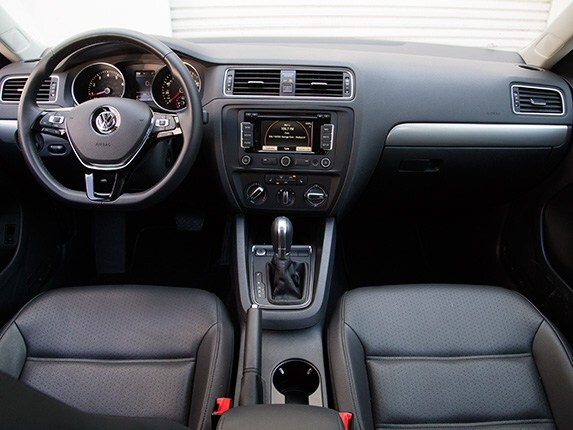 2015-volkswagen-jetta-compact-car-comparison-09-600-001
