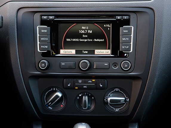 2015-volkswagen-jetta-compact-car-comparison-10-600-001