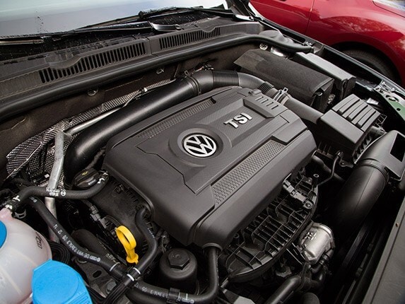 2015-volkswagen-jetta-compact-car-comparison-29-600-001