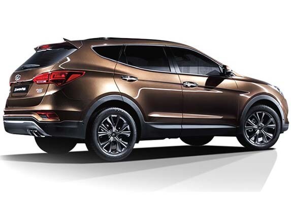 2016-hyundai-santa-fe-korean-spec-rear-static1-600-001