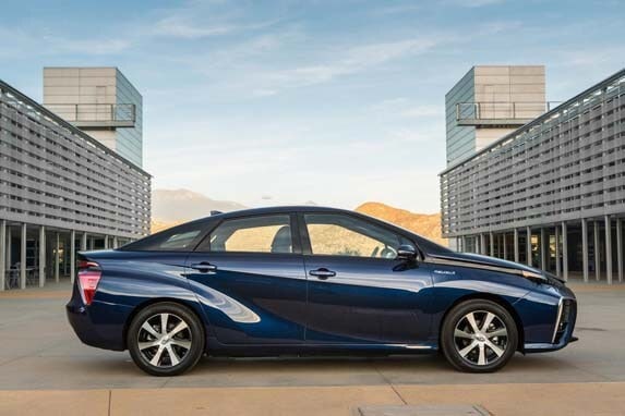 2016-toyota-mirai-static-profile1-600-001