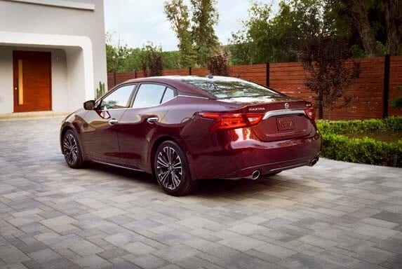 2016_nissan_maxima_04-600-001