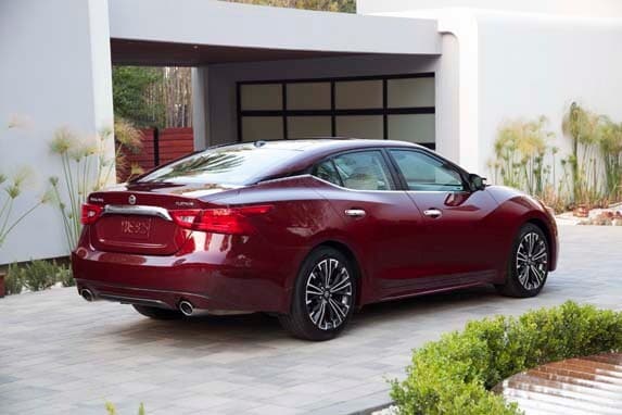 2016_nissan_maxima_05-600-001