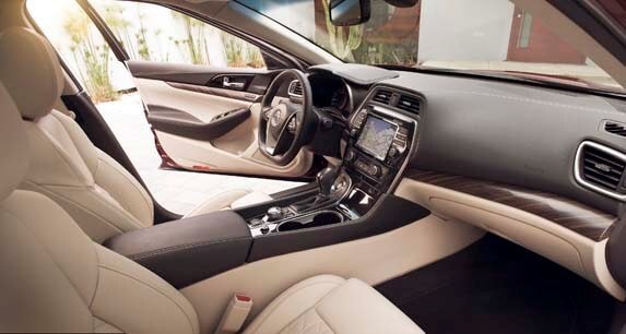 2016_nissan_maxima_17-600-001