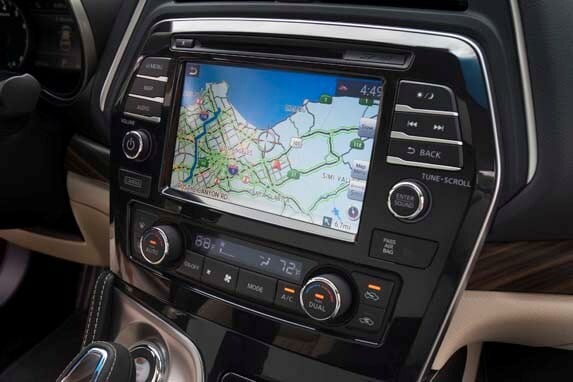 2016_nissan_maxima_20-600-001