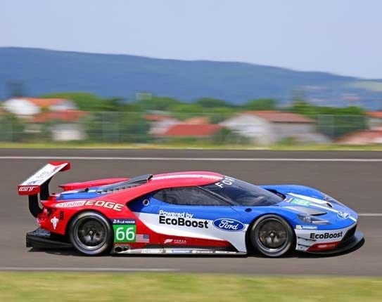 ford-gt-racer-pan-action1-600-001