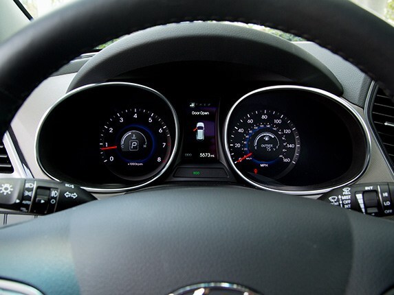 2015-hyunda-santa-fe-13-600-001