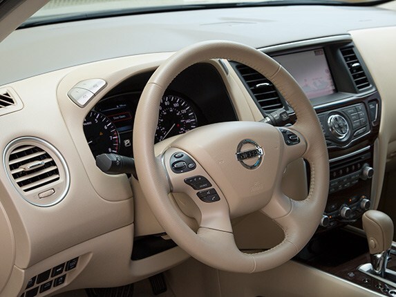 2015-nissan-pathfinder-comparison-14-600-001
