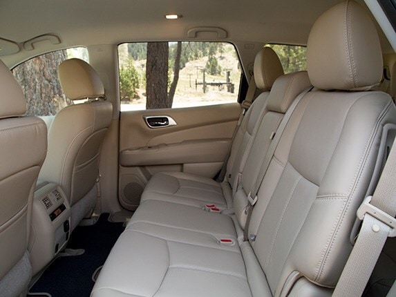 2015-nissan-pathfinder-comparison-26-600-001
