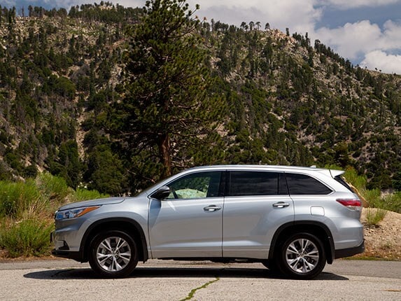 2015-toyota-highlander-10-600-001