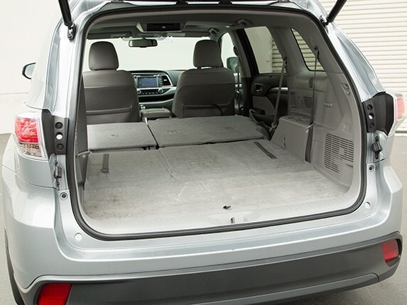 2015-toyota-highlander-28-600-001
