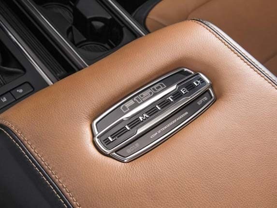 2016-ford-f150-limited-console-badging-detail1-600-001