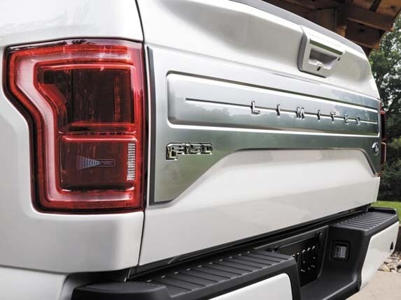 2016-ford-f150-limited-tailgate-badge-detail1-600-001