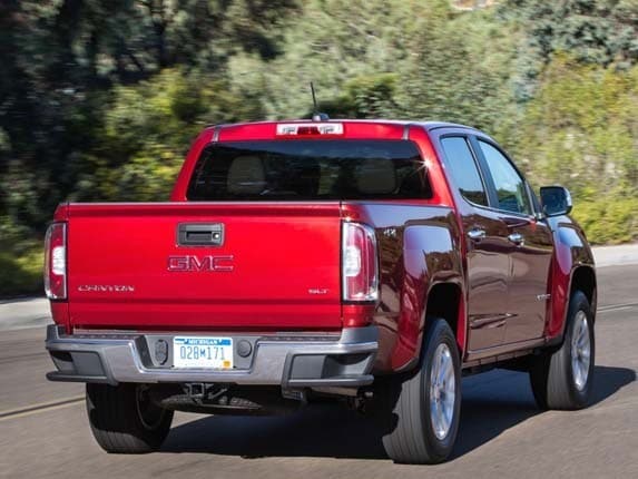2016-gmc-canyon-sle-duramax-rear-action1-600-001