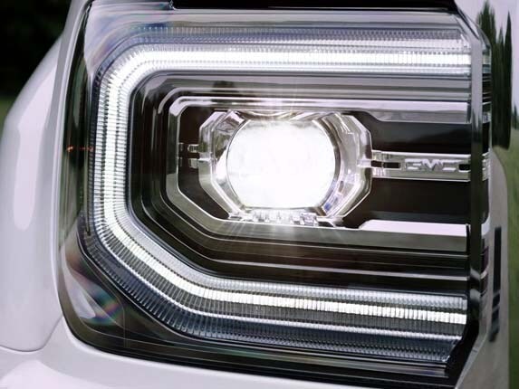 2016-gmc-sierra-1500-headlamp-detail1-600-001