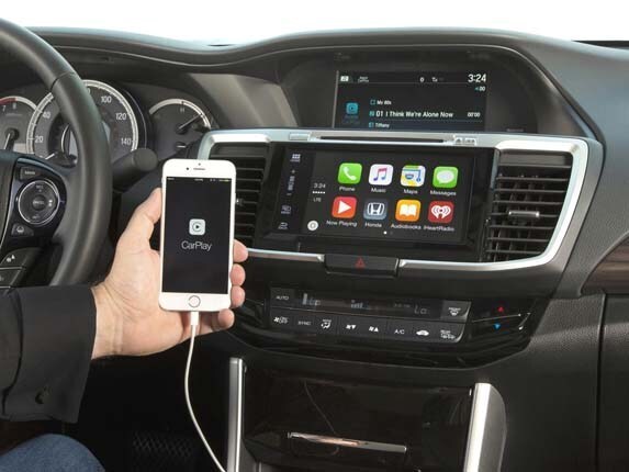 2016-honda-accord-with-apple-carplay1-600-001