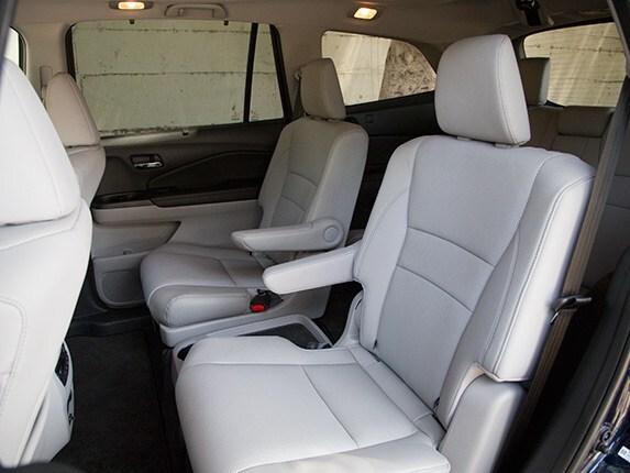 2016-honda-pilot-comparison-23-600-001