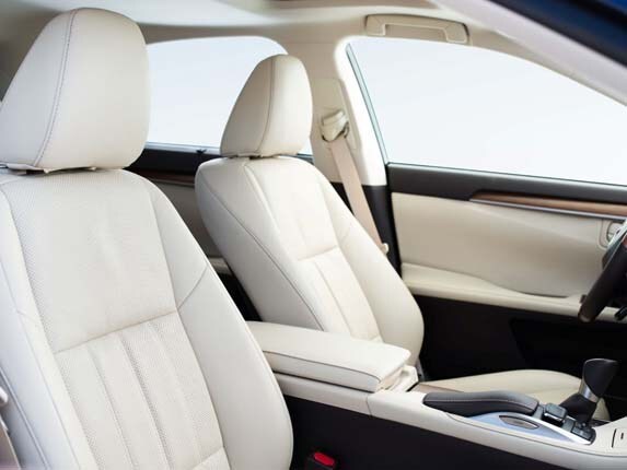 2016-lexus-es-300h-front-static1-600-001