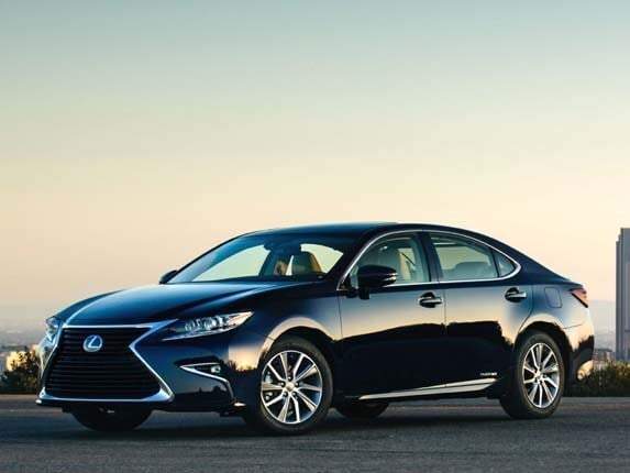 2016-lexus-es-300h-interior-dash-detail1-600-001