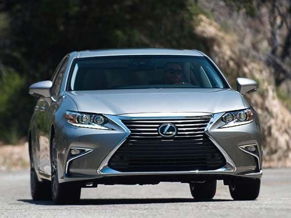 2016-lexus-es-350-console-control-detail1-600-001