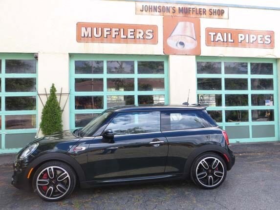 2016-mini-jcw-hardtop-green-profile-static1-600-001