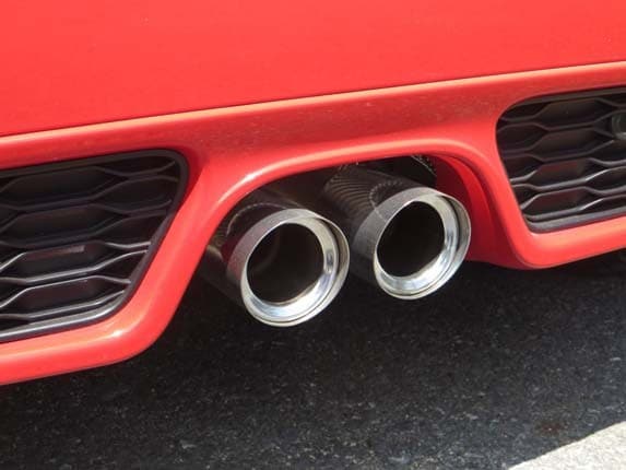 2016-mini-jcw-hardtop-red-exhaust-outlet-detail1-600-001