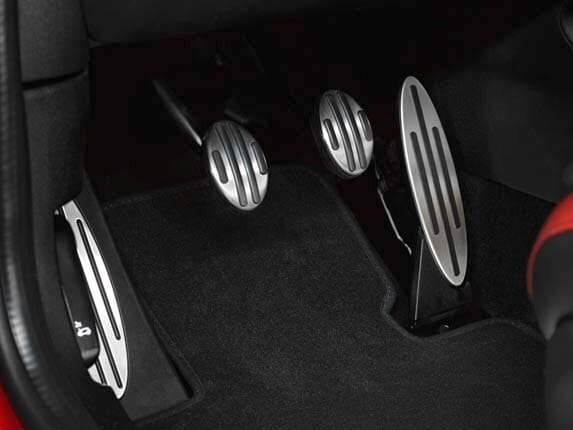 2016-mini-jcw-hardtop-red-stainless-steel-pedal-detail1-600-001