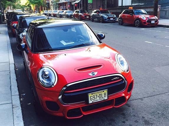 2016-mini-jcw-hardtop-static-group1-600-001