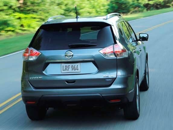 2016-nissan-rogue-tail-on-action1-600-001