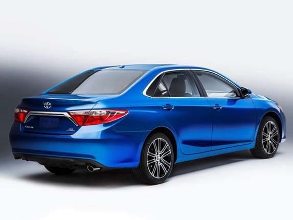 2016-toyota-camry-special-edition-rear-static1-600-001