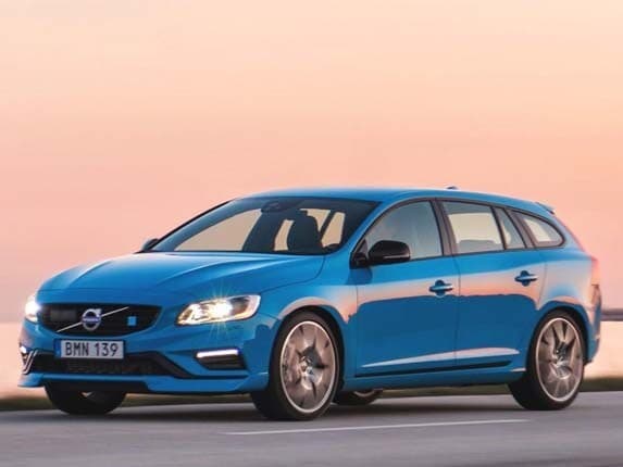 2016-volvo-v60-polestar-front-side-action1-600-001